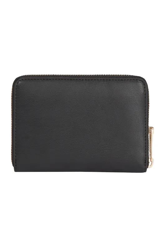 Chic TH Monogram Medium Wallet