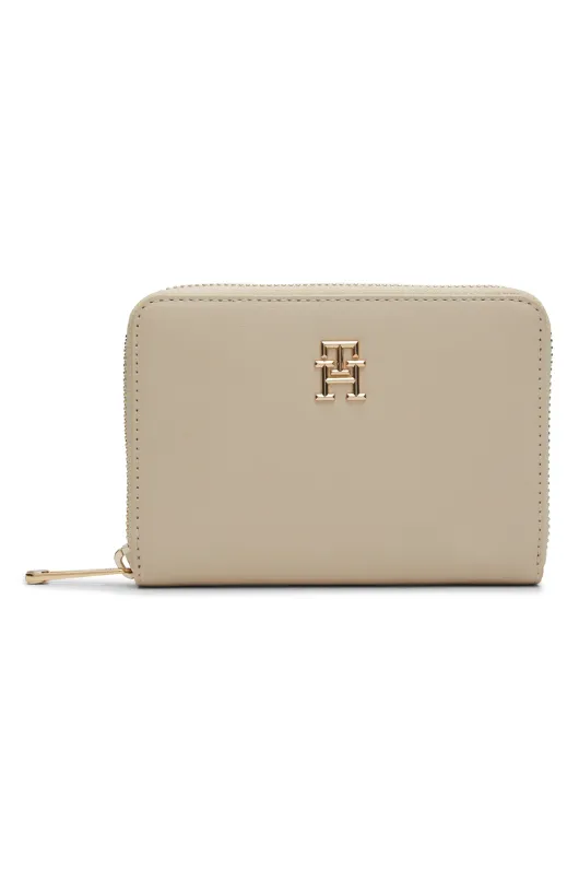 Chic TH Monogram Medium Wallet