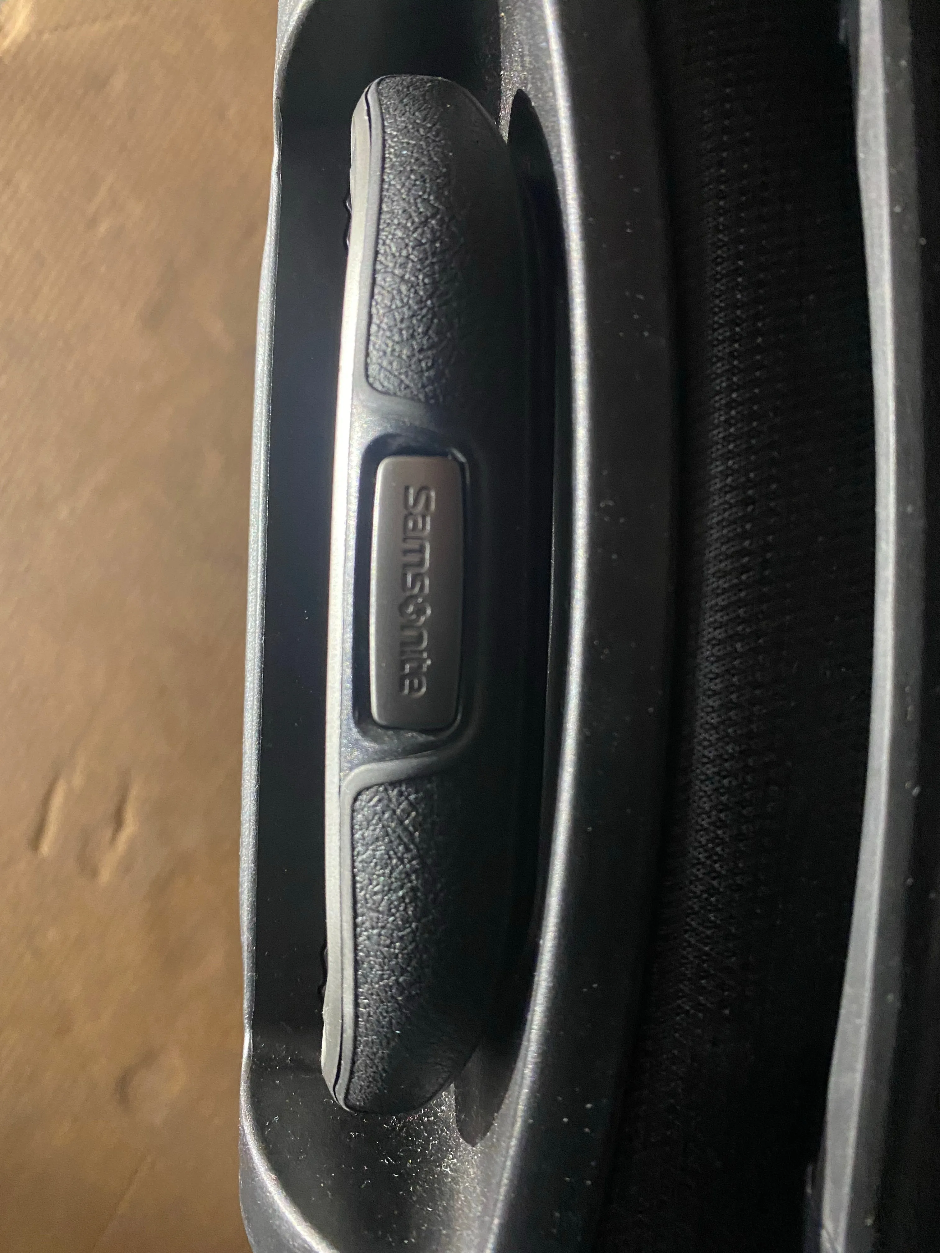 Like New Samsonite Insignis Carry-On Expandable Spinner