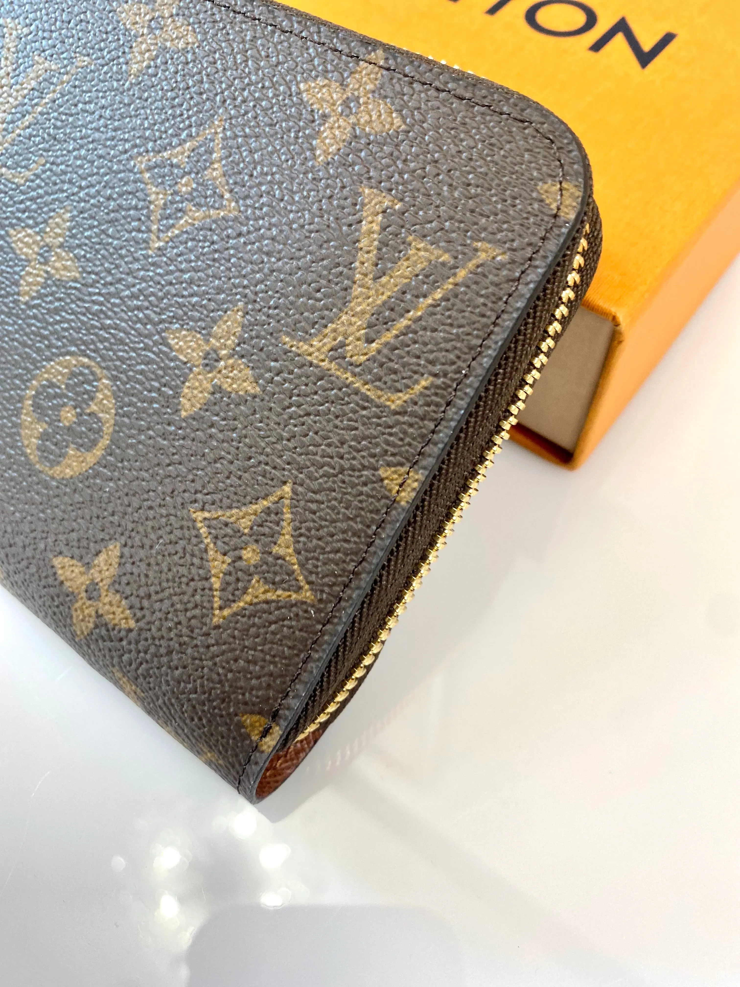 Trendy Inspired Louis Vuitton Monogram Zippy Wallet